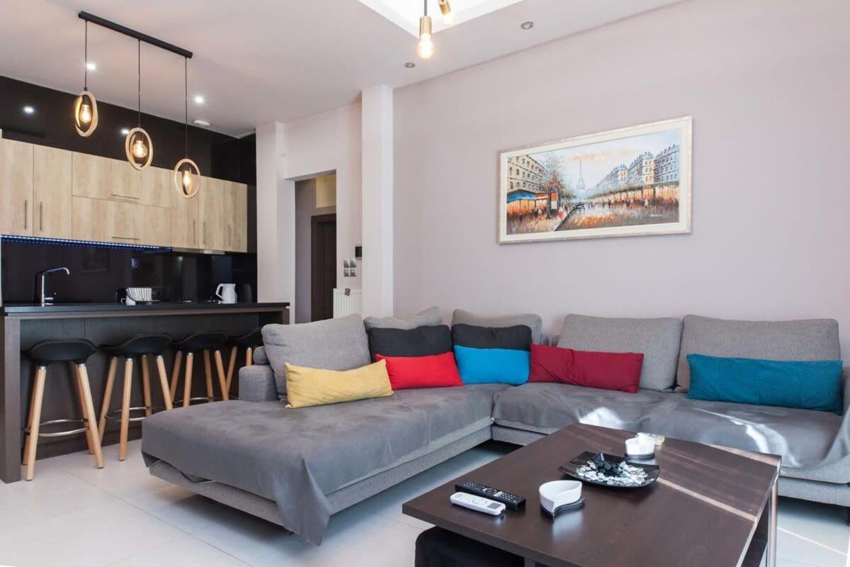 Kallithea Comfort 3 Bd Balcony Family Apartment
