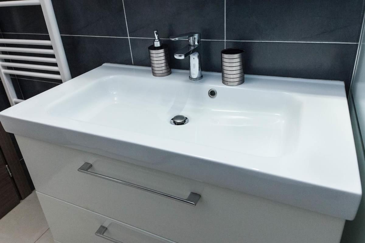 Kallithea Comfort 3 Bd Balcony Family Apartment *